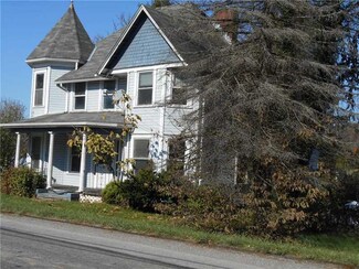 191 Locust Ave, Mount Morris, PA 15349