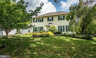 519 Green Hill Ln, Berwyn, PA 19312