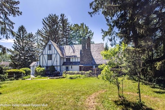 2 Malden Ave, Saugerties, NY 12477
