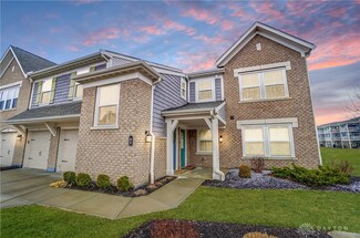 29 Old Pond Rd, Springboro, OH 45066