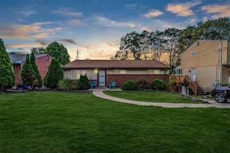 954 Ellen Dr, Pittsburgh, PA 15227