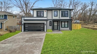 148 Oak St, Lake Zurich, IL 60047