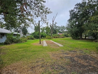 203 Gill St, Dequincy, LA 70633