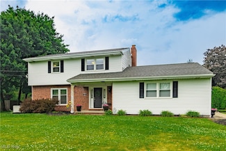 134 Willowbend Dr, Madison, OH 44057