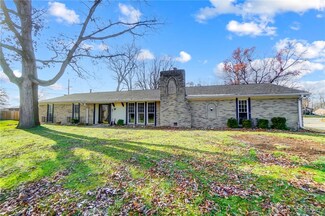 1875 Southlawn Dr, Fairborn, OH 45324