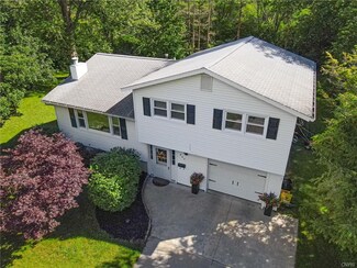 863 Milford Dr, Skaneateles, NY 13152