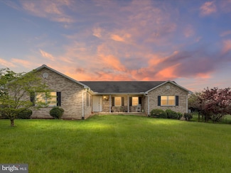 464 Back Rd, Edinburg, VA 22824