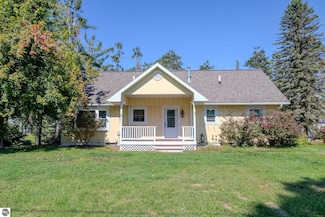 820 S Tall Tree Ln, Gaylord, MI 49735