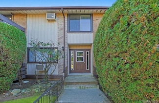 155 Sierra Vista Ln Unit 155, Valley Cottage, NY 10989