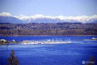 8975 Pine Sisken Rd, Blaine, WA 98230