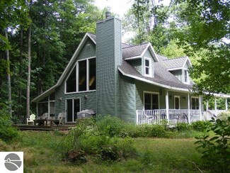 22593 210th Ave, Tustin, MI 49688