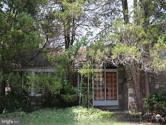 1901 Lantern Ln, Oreland, PA 19075