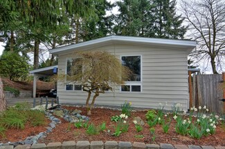 12811 NE Hollyhills Dr, Bothell, WA 98011