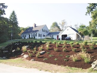 19 Sleepy Hollow Rd, Topsfield, MA 01983