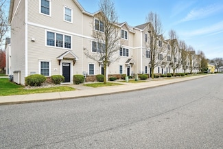 32 Regency Ct Unit 13, Chicopee, MA 01020