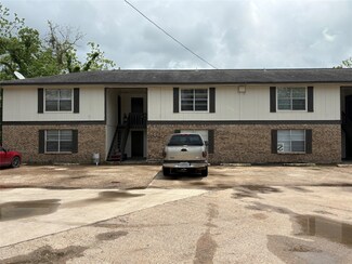 405 Oak St Unit 103, Brazoria, TX 77422
