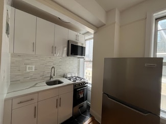 309 W 57th St Unit 1002, New York, NY 10019