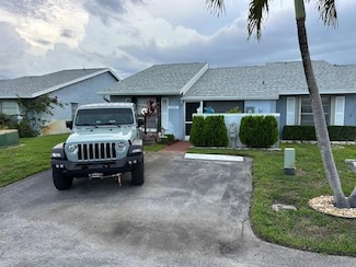 4355 Lucerne Villas Ln, Lake Worth, FL 33467