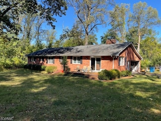 106 Rocktown Rd, Ringoes, NJ 08551