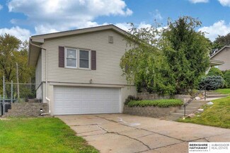 7576 Seward St, Omaha, NE 68114