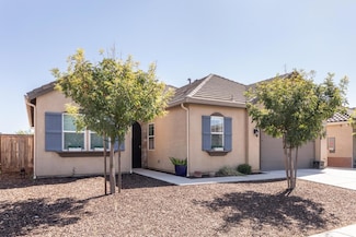 2227 Highland Ave, Clovis, CA 93619