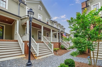 1076 Green St, Roswell, GA 30075