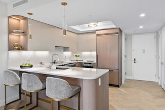 7829 Austin St Unit 319, Forest Hills, NY 11375