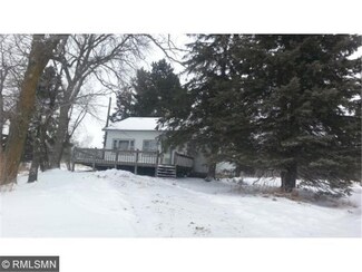 1304 395th St, Isle, MN 56342