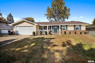 2813 W Creston Ln, Peoria, IL 61604
