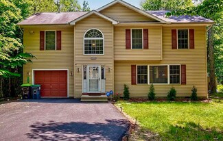 2117 Warwick Cir, Tobyhanna, PA 18466