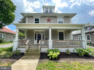242 E Main St, Leola, PA 17540
