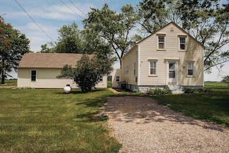 8667 Thompson Hwy, Blissfield, MI 49228