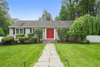 10 Eric Ct, Norwalk, CT 06851