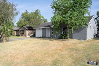 415 Bellmar Ln, Friendswood, TX 77546