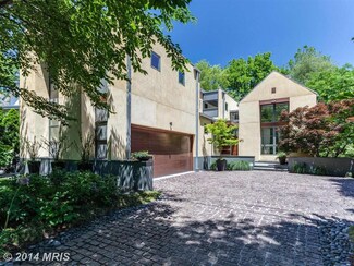 4711 Essex Ave, Chevy Chase, MD 20815
