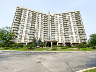 40 N Tower Rd Unit 7L, Oak Brook, IL 60523