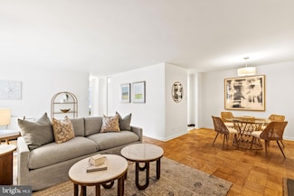 1260 21st St NW Unit 911, Washington, DC 20036