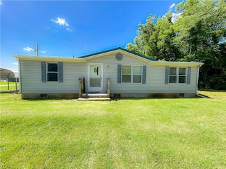 122 Fairway Dr, Mound City, KS 66056