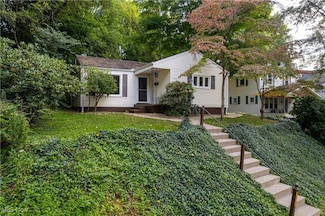 655 N Way St, Barberton, OH 44203