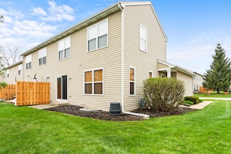 1400 Hunters Ridge Dr Unit 35, Genoa City, WI 53128
