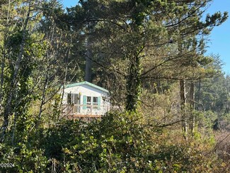 1375 NW Sarkisian Dr, Seal Rock, OR 97376