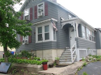 15 Pond St, Pawtucket, RI 02860
