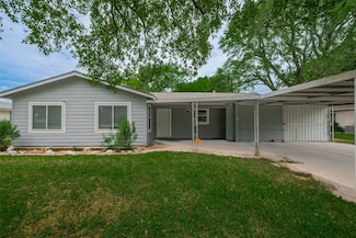 1402 W Norris St, El Campo, TX 77437