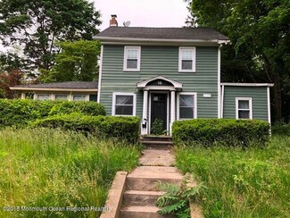 16 Asbury Ave, Farmingdale, NJ 07727