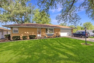 8114 Villa Dr, Des Moines, IA 50320