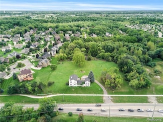 41121 W 14 Mile Rd, Novi, MI 48377