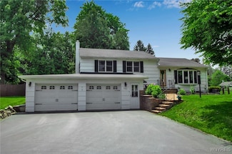 669 Quaker Rd, East Aurora, NY 14052