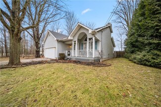 1355 Lake Vue Dr, Roaming Shores, OH 44085