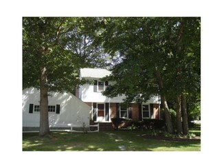 70 Winnisquam Dr, Warwick, RI 02886