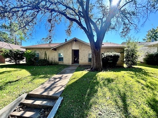 705 Edelweiss Dr, Grand Prairie, TX 75052